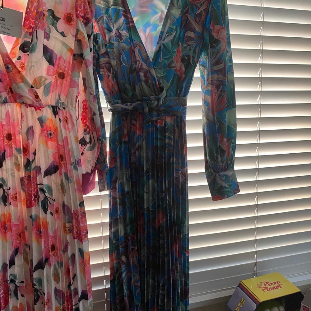 Maxi Spring Dress 🌸 - Picture 3 of 5